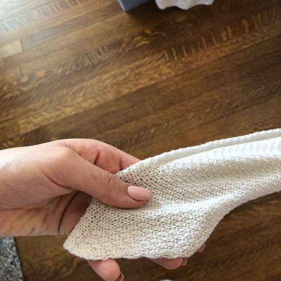 ❌SOLD❌ Cropped Knit Sweater - Picture 2 of 6